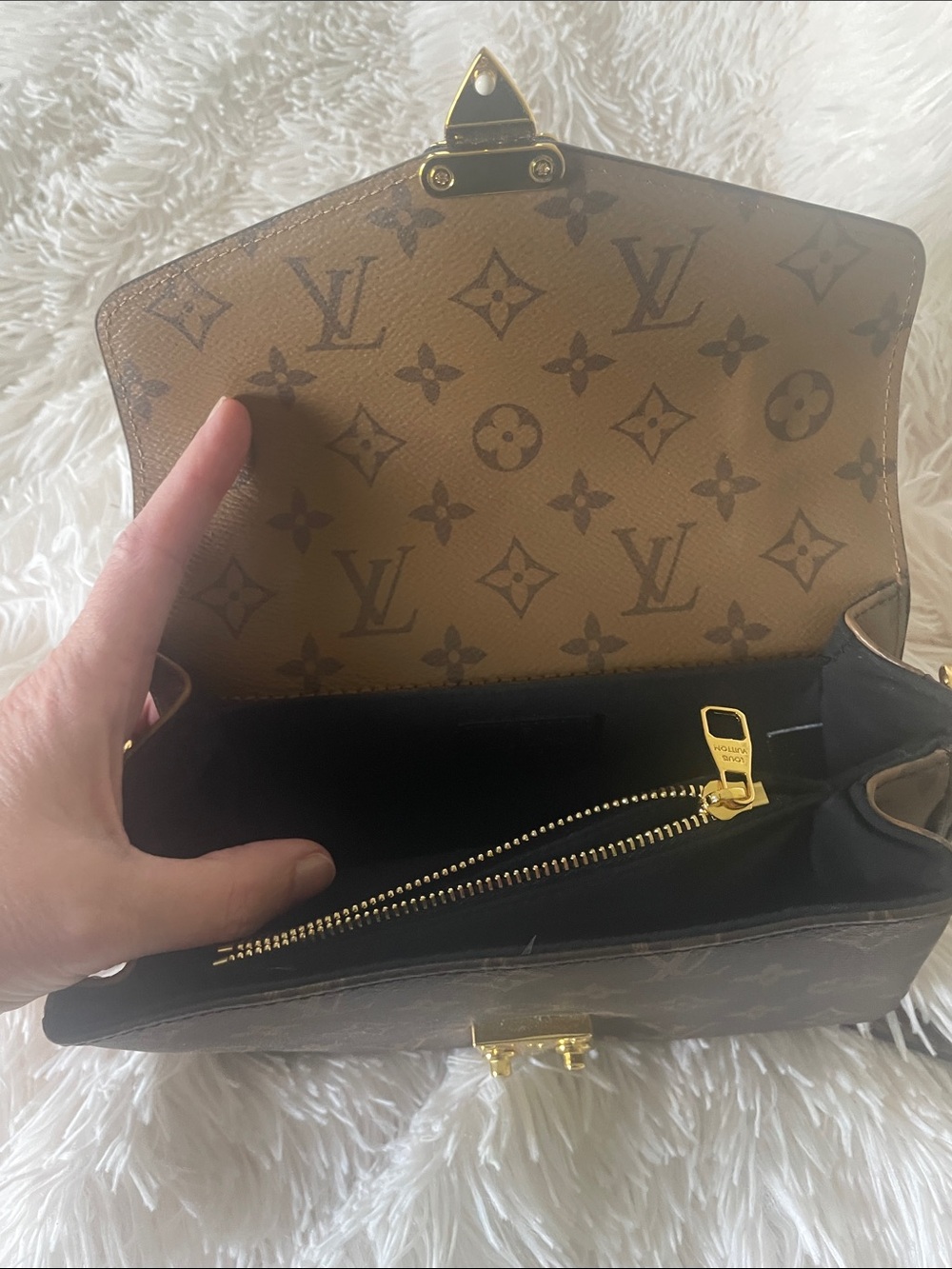 Cute Fashion Two-Tone Brown Crossbody with Gold Hardware - Picture 4 of 5